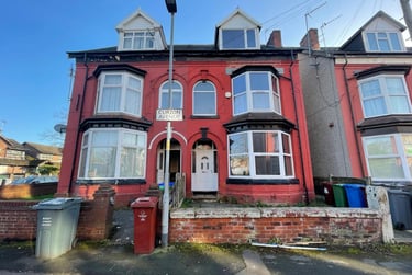 6 bed flat, Curzon Avenue, Longsight, Manchester, M145PU - Image 1